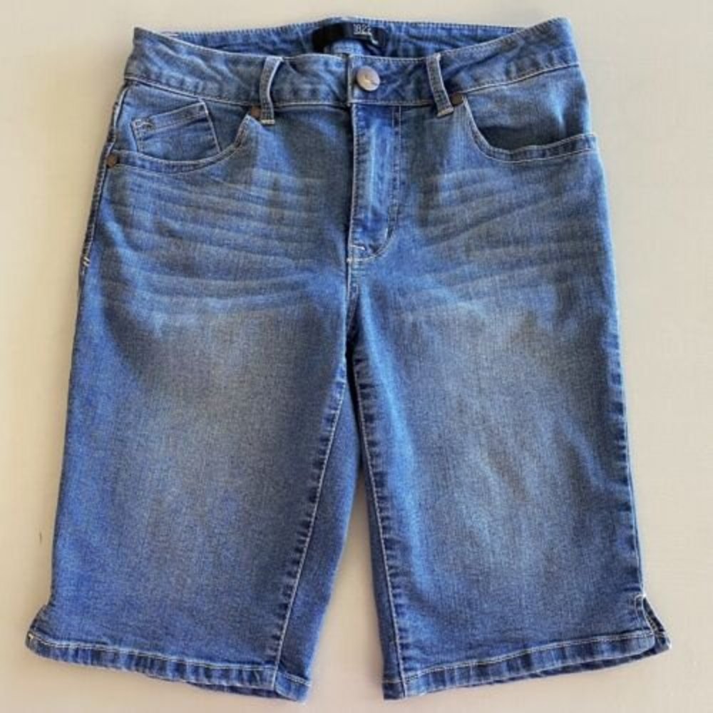 1822 Denim Bermuda Jean Denim Shorts Womens Juniors Sz 6 EUC